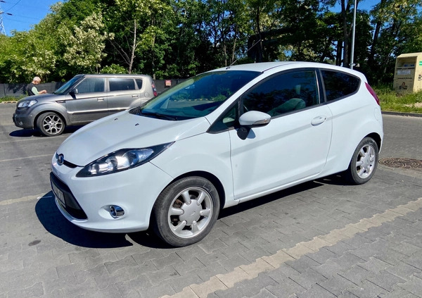 Ford Fiesta cena 15900 przebieg: 111111, rok produkcji 2010 z Poznań małe 16